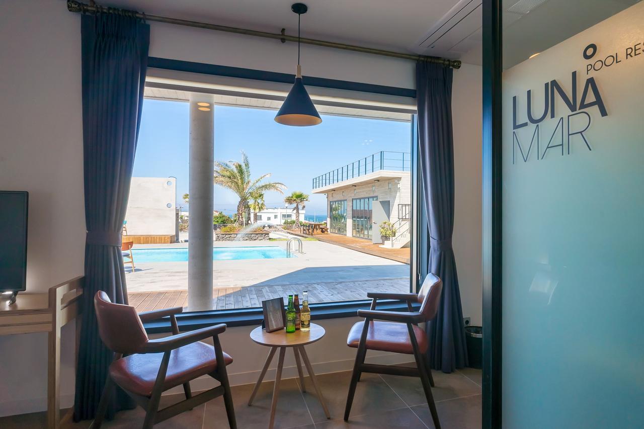 Lunamar Pension Jeju Exterior photo